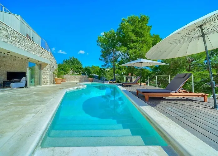 New Pine Haven , Private Heated Pool Sleeps 8, Tranquil Retreat *