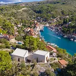 Villa Pine Haven - Heated Pool, Sea Views & Bbq Terrace I Brac *