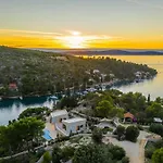 Pine Haven - Heated Pool, Sea Views & Bbq Terrace I Brac Bobovisca