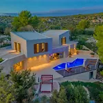 Pine Haven - Heated Pool, Sea Views & Bbq Terrace I Brac Villa