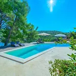 Pine Haven - Heated Pool, Sea Views & Bbq Terrace I Brac *