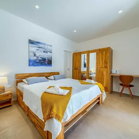 Pine Haven - Heated Pool, Sea Views & Bbq Terrace I Brac *