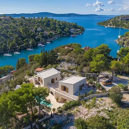 Pine Haven - Heated Pool, Sea Views & Bbq Terrace I Brac