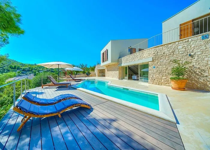 ヴィラ New Pine Haven , Private Heated Pool Sleeps 8, Tranquil Retreat *